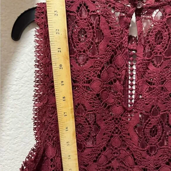 BB Dakota 'Patti' Guipure Lace Sleeveless Blouse in Bordeaux, S NWOT - Picture 8 of 11